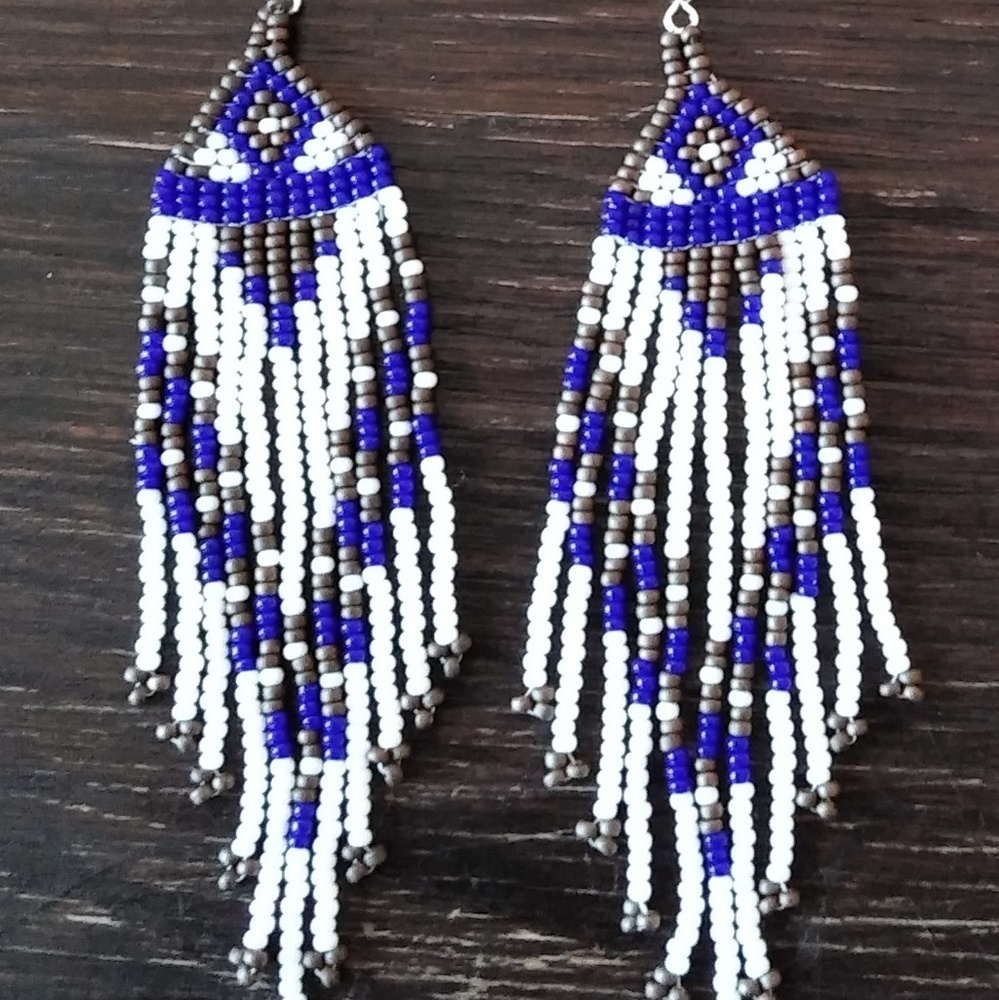 Beaded dangle pattern earrings